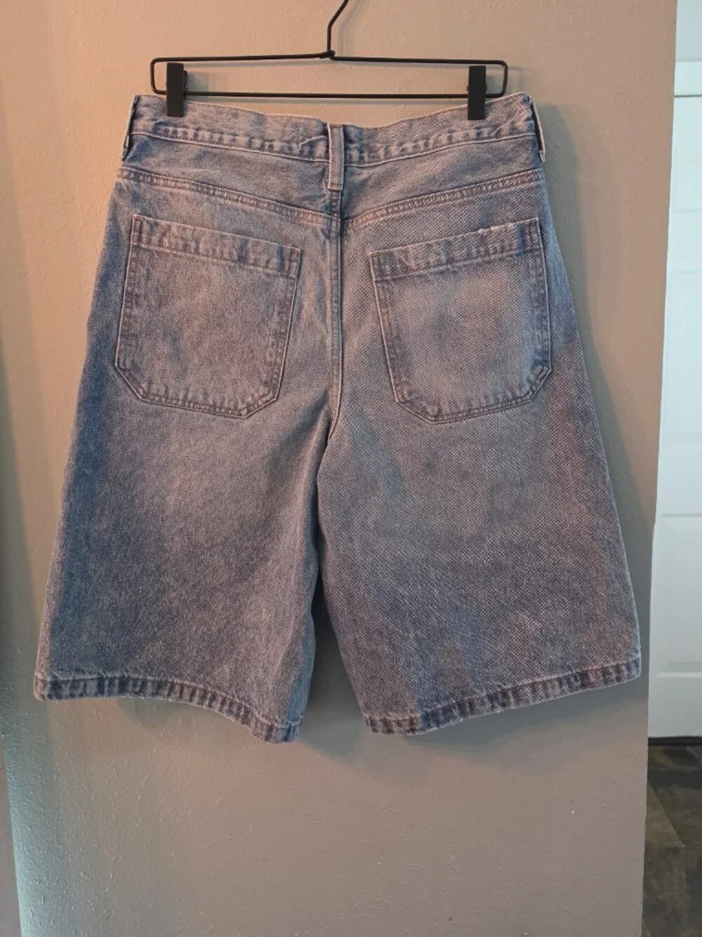 Hollister Super Baggy Denim Shorts Light Wash Distressed W31 Jean Shorts